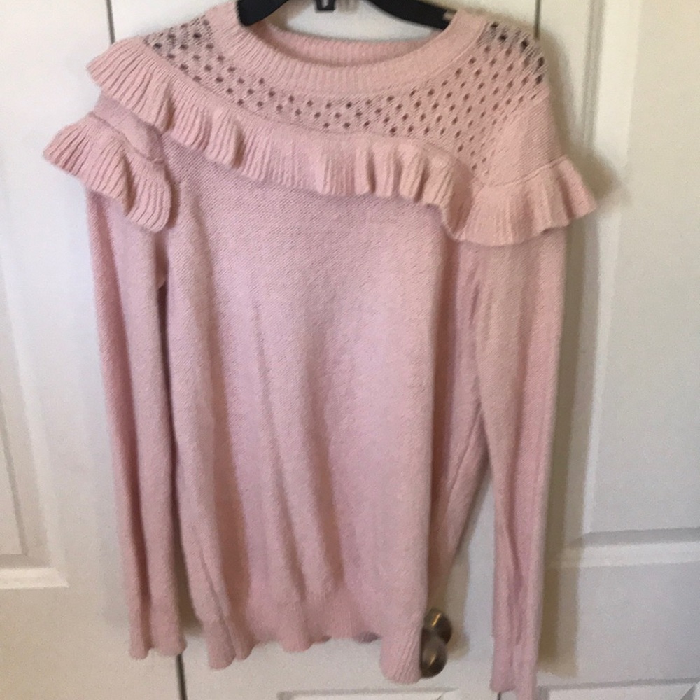 Beautiful pink sweater. Perfect for fall!